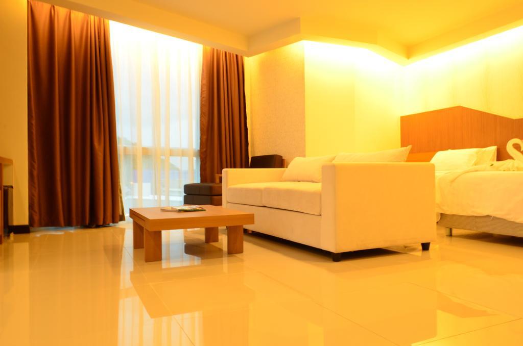 42C The Chic Hotel Nakhon Sawan Dış mekan fotoğraf