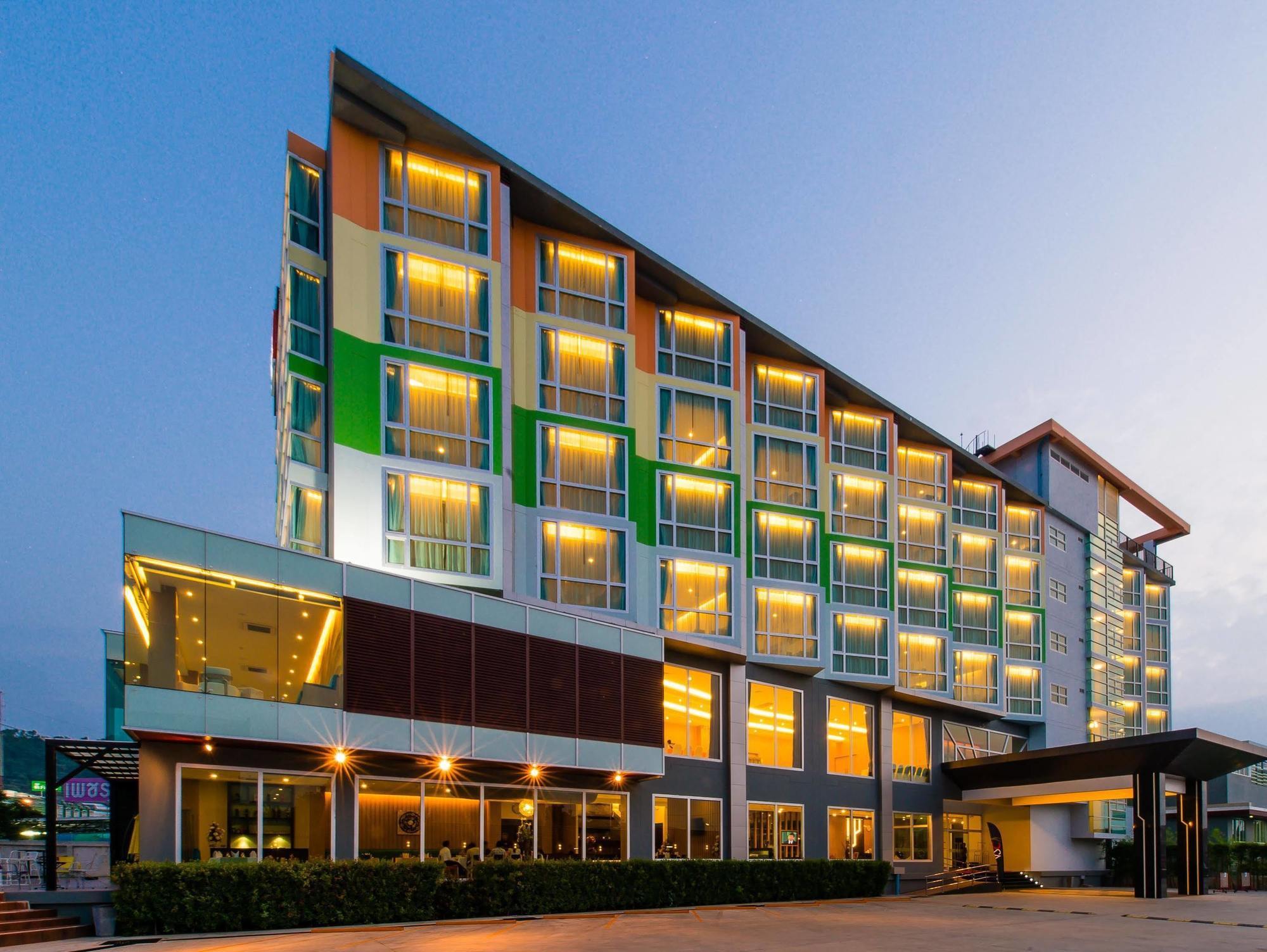 42C The Chic Hotel Nakhon Sawan Dış mekan fotoğraf