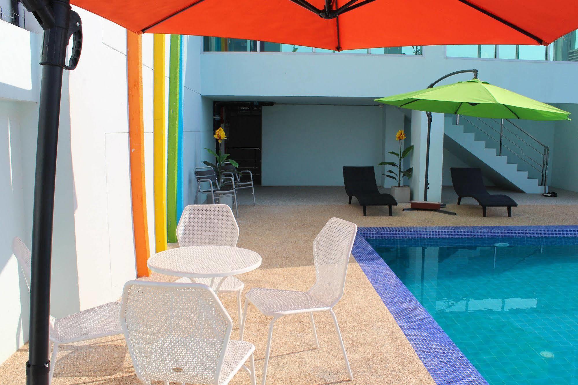 42C The Chic Hotel Nakhon Sawan Dış mekan fotoğraf