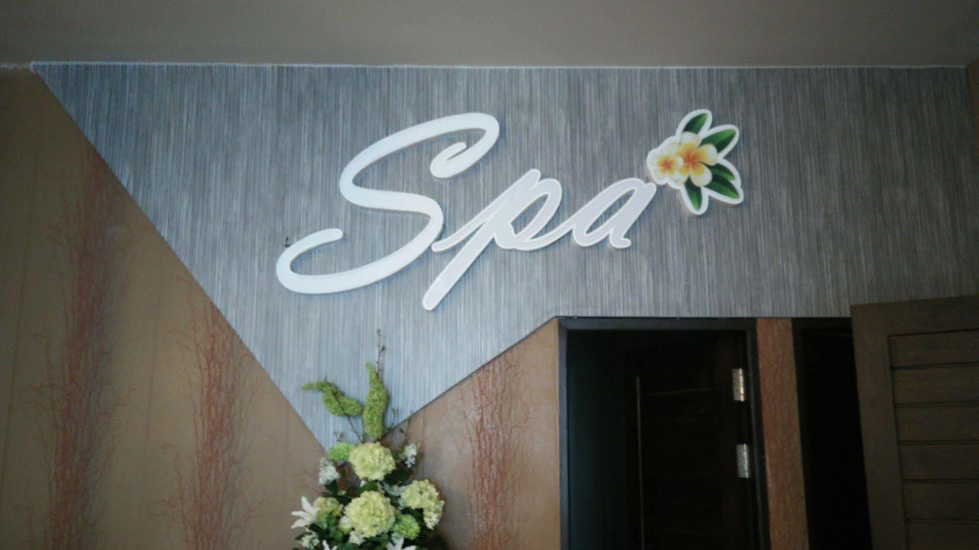 42C The Chic Hotel Nakhon Sawan Dış mekan fotoğraf