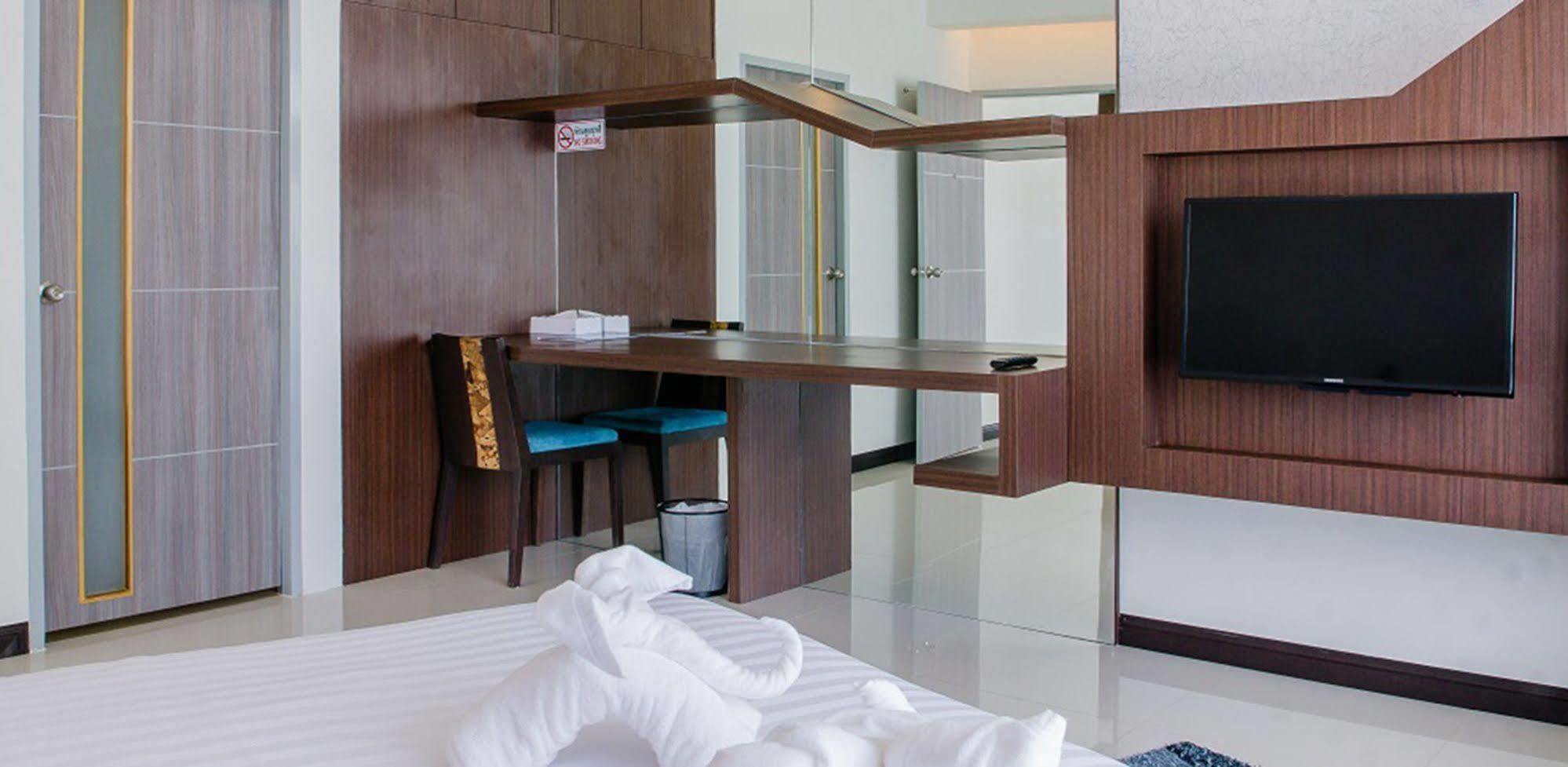 42C The Chic Hotel Nakhon Sawan Dış mekan fotoğraf